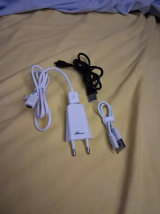 Cargador A-one + 3 Cables USB