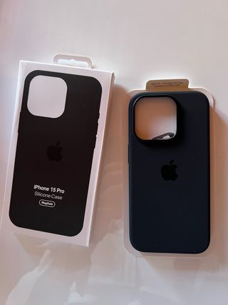 Cover iPhone 15 Pro Silicone MagSafe Apple Black