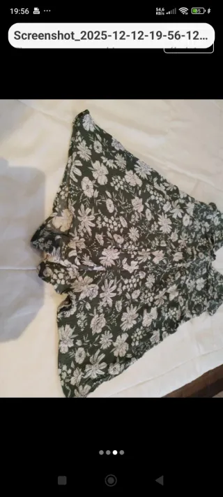 Mono corto floral verde y blanco