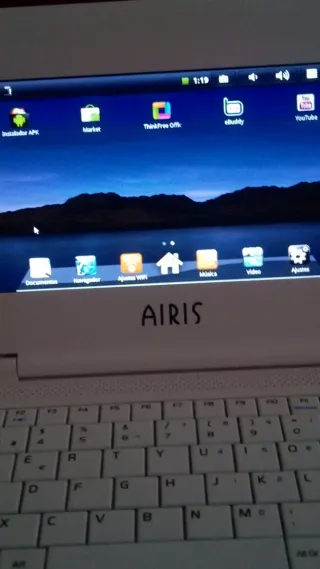 Netbook Airis Kira N7000 Blanco