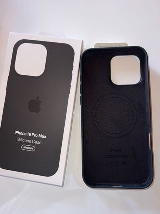 Cover iPhone 16 Pro Max Silicone MagSafe Nero