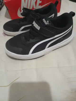 Zapatillas Puma un 34 niño negras y blancas