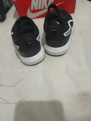 Zapatillas Puma un 34 niño negras y blancas