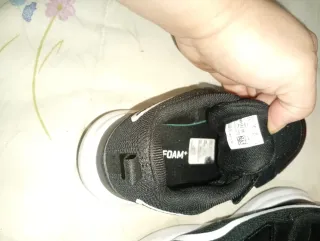 Zapatillas Puma un 34 niño negras y blancas