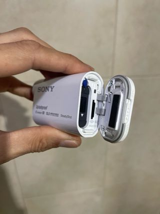 Fotocamera Sony Splashproof 13.5 MP SteadyShot