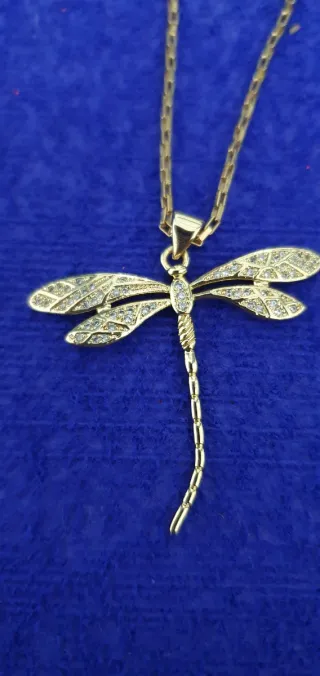 Cadena con colgante libélula oro