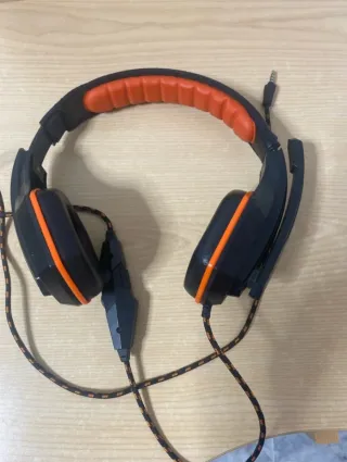 Auriculares Gaming Naranjas y Negros