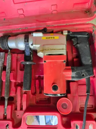 Martillo demoledor HIPPO con maletín