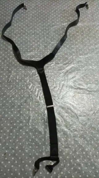 Bretelle nere con clip