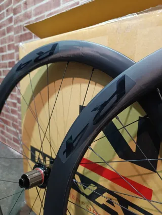 Novatec R4 Disc Ruedas Carbono