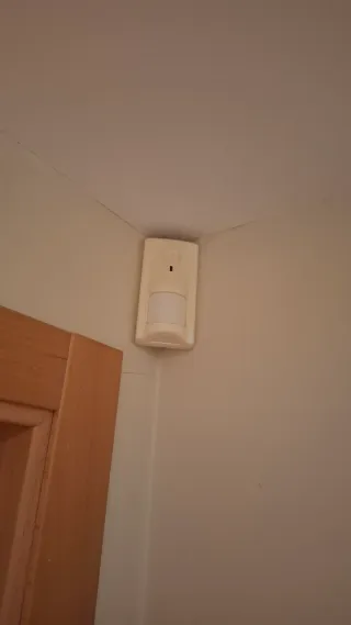 Alarma , Teclados y sensores RISCO