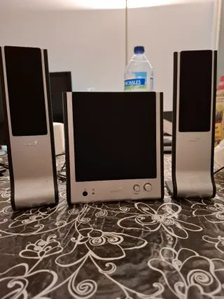 Altavoces Genius 2.1 Negro/Plata