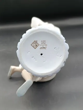 Figura Nao de Lladro Chica Joven