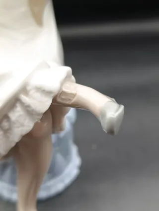 Figura Nao de Lladro Chica Joven