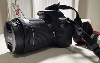 Canon EOS 100D + EF-S 18-55mm + Bolsa y accesorios