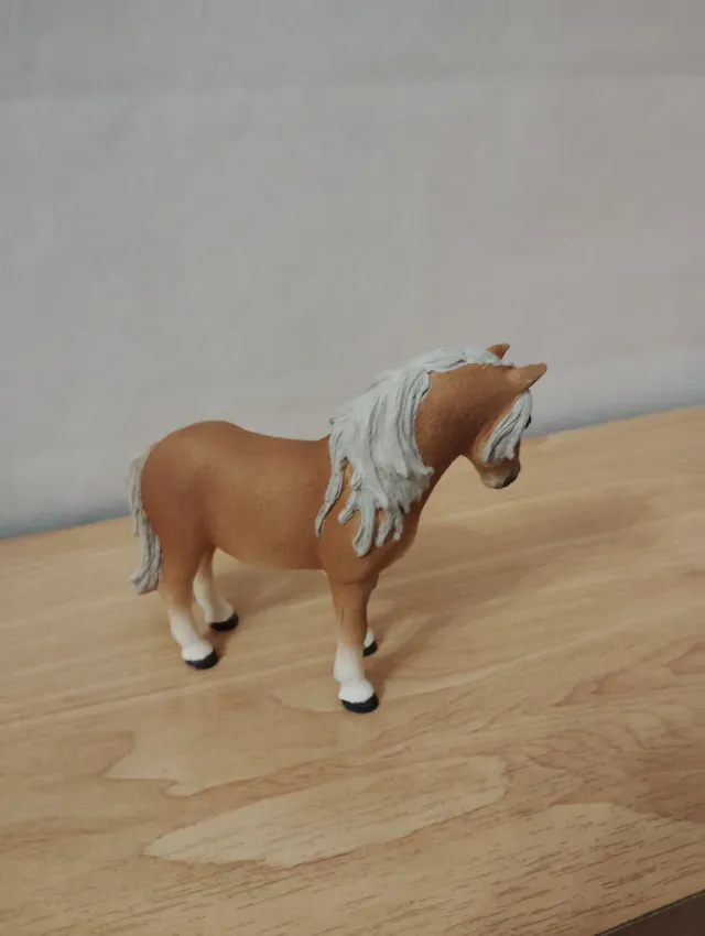 Tres preciosas Yeguas de. Schleich.