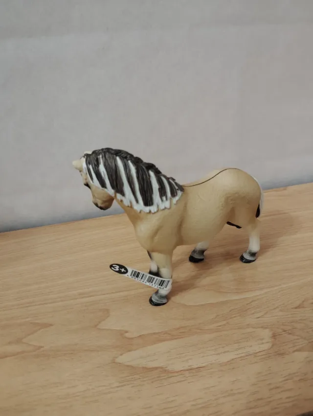 Tres preciosas Yeguas de. Schleich.