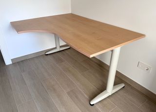 Mesa de oficina angular madera y metal