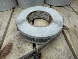 ROLLO DE 1000 ETIQUETAS ADHESIVAS ANTIHURTO