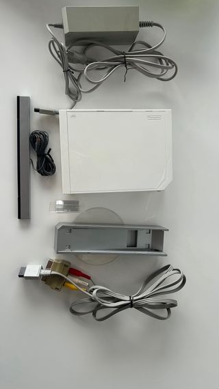 Nintendo Wii completa (2 mandos+Wii Fit+6 juegos)