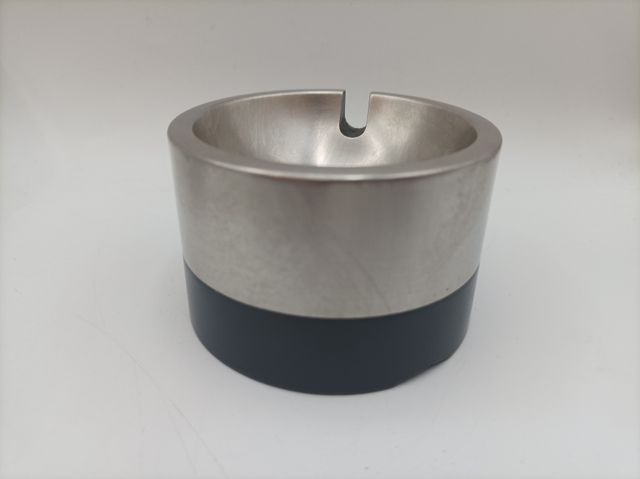 Cenicero Oslo André Ricard Plata y Negro