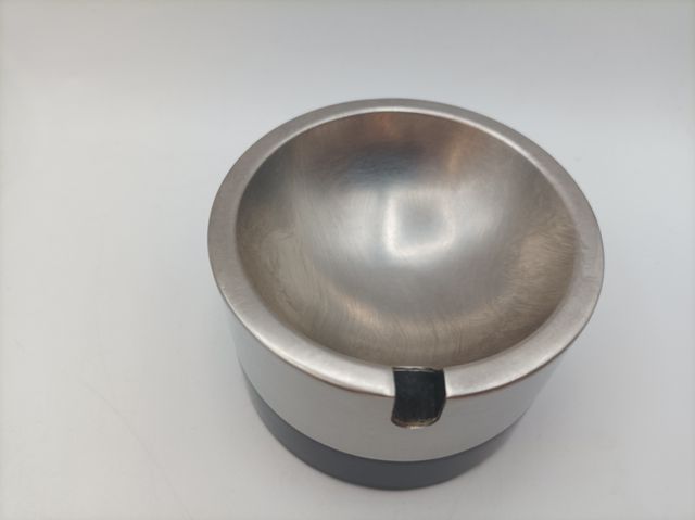 Cenicero Oslo André Ricard Plata y Negro