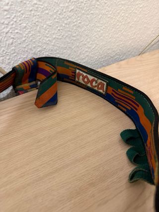 Arnés de espeleología Roca.