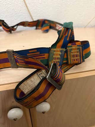 Arnés de espeleología Roca.