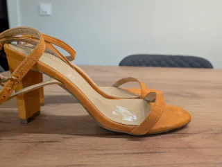 Sandalias de tacón naranja