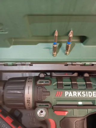 Taladro atornillador percutor Parkside completo