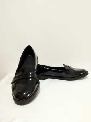 Mocasines Bershka negros charol