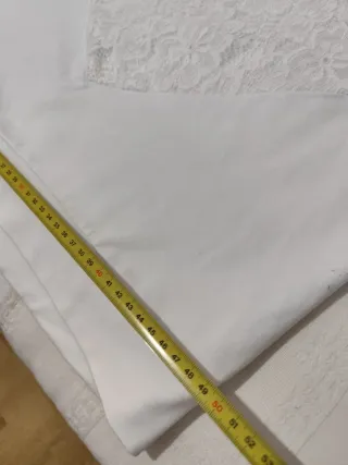 Sudadera blanca con encaje