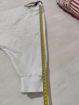 Sudadera blanca con encaje