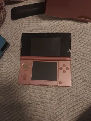 Nintendo 3DS Rosa + 2 Juegos