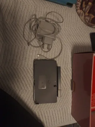 Nintendo 3DS Rosa + 2 Juegos