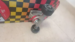Monopatín RAD Board Co. Checkerboard
