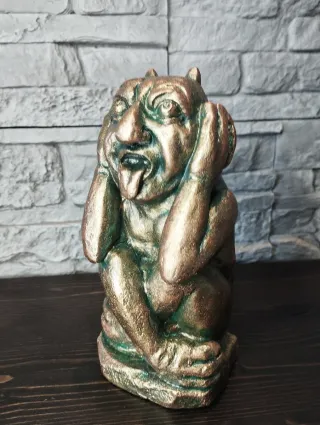Gargoyle Hear No Evil - Linguaccia