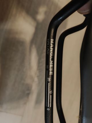 Sillín Fizik Tundra 2 Negro/Rojo