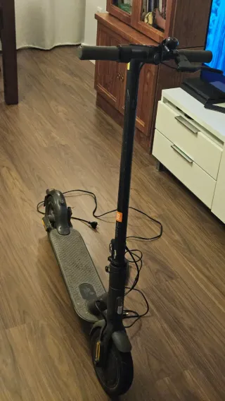 Patinete Eléctrico Essential + Cargador