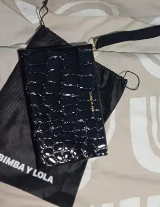 Bolso de mano clutch BIMBA Y LOLA negro