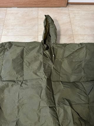 Poncho militar verde talla única