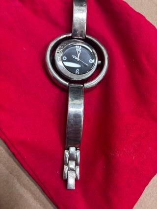 Reloj Uno de 50 Plata con esfera negra