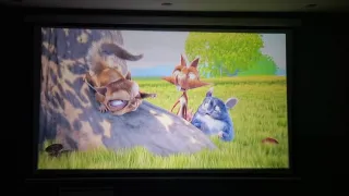 Proyector LED y Pantalla Retráctil