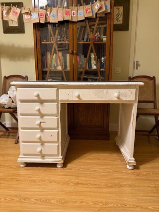 Mesa de estudio blanca de madera maciza