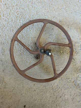 Rueda hierro máquina coser