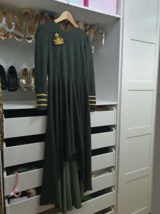 Vestido Verde Militar Largo Asimétrico
