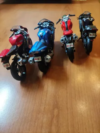 Set 4 Moto sportive giocattolo