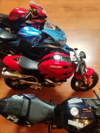 Set 4 Moto sportive giocattolo