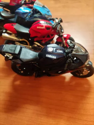 Set 4 Moto sportive giocattolo