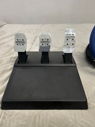 Volante Thrustmaster T150 PS4